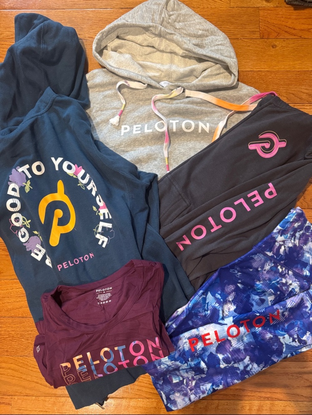 Peloton Size Medium Bundle - 5 Pieces
